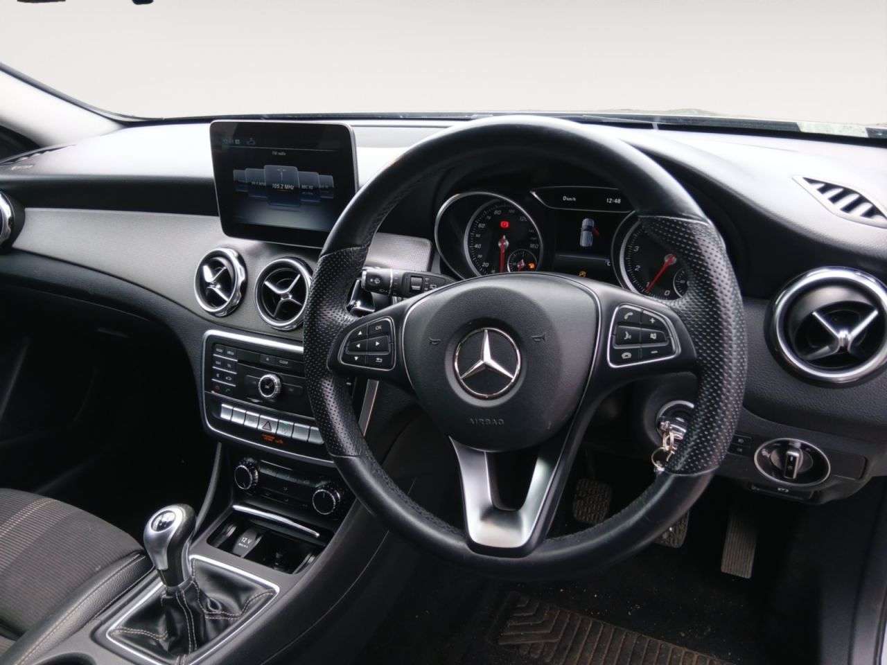 A 2019 MERCEDES-BENZ GLA 1.6 GLA180 Urban Edition SUV 5dr Petrol Manual Euro 6 (s/s) (122 ps) A 2019 MERCEDES-BENZ GLA 1.6 GLA180 Urban Edition SUV 5dr Petrol Manual Euro 6 (s/s) (122 ps)