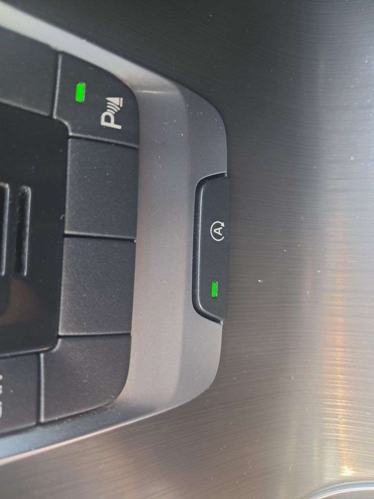 2015 VOLVO V40 2015 VOLVO V40