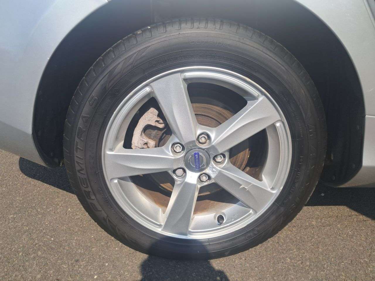2015 VOLVO V40 2015 VOLVO V40
