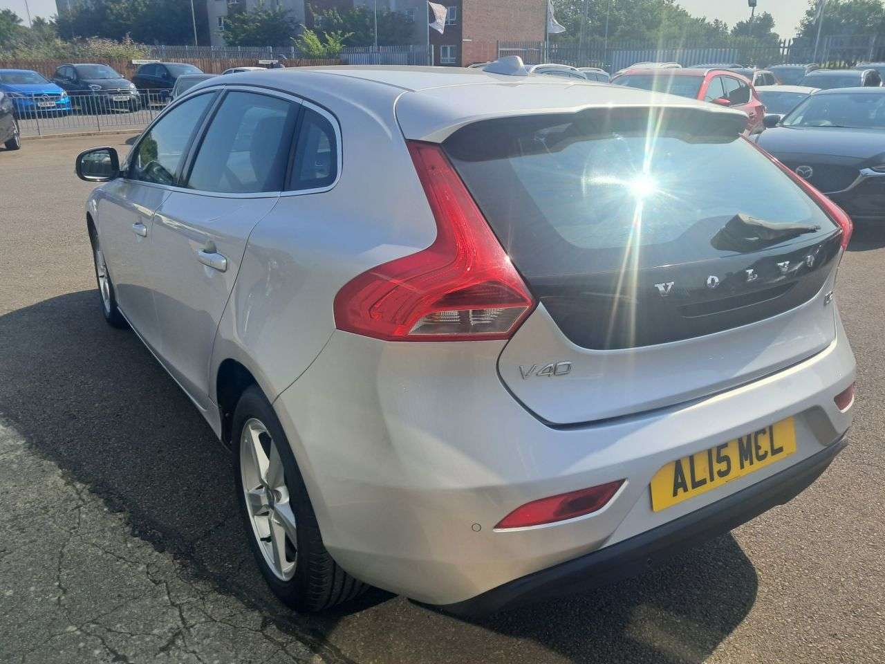 2015 VOLVO V40 2015 VOLVO V40
