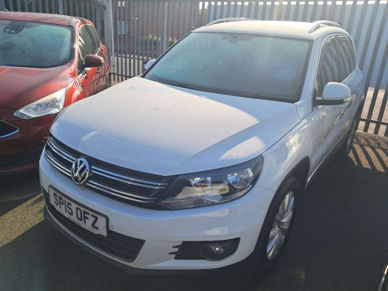 A 2015 VOLKSWAGEN TIGUAN 2.0 TDI BlueMotion Tech Match SUV 5dr Diesel Manual 4WD Euro 5 (s/s) (140 p A 2015 VOLKSWAGEN TIGUAN 2.0 TDI BlueMotion Tech Match SUV 5dr Diesel Manual 4WD Euro 5 (s/s) (140 p