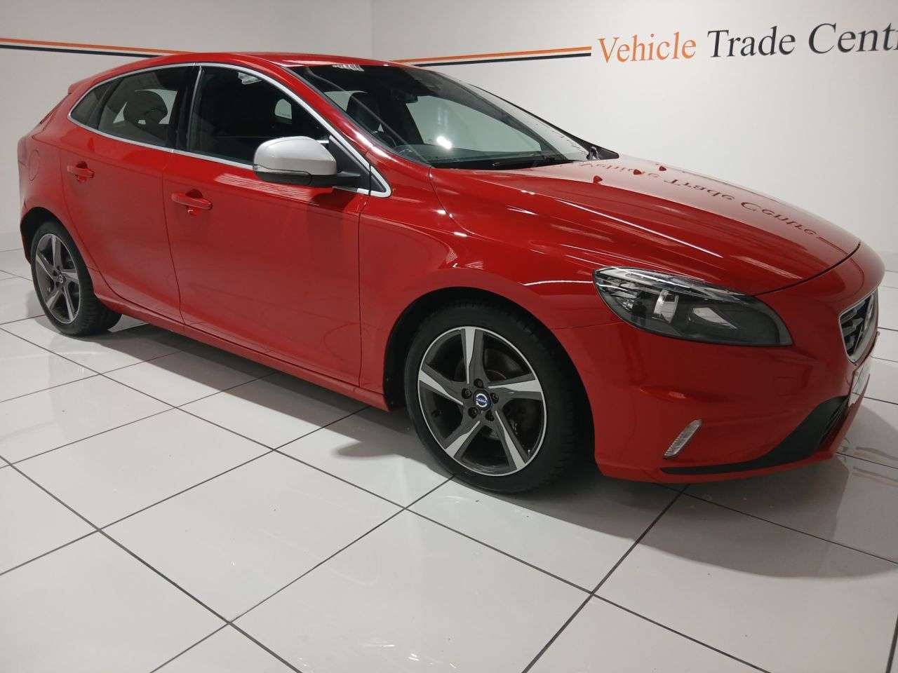 A 2016 VOLVO V40 2.0 D2 R-Design Hatchback 5dr Diesel Manual Euro 6 (s/s) (120 ps) A 2016 VOLVO V40 2.0 D2 R-Design Hatchback 5dr Diesel Manual Euro 6 (s/s) (120 ps)