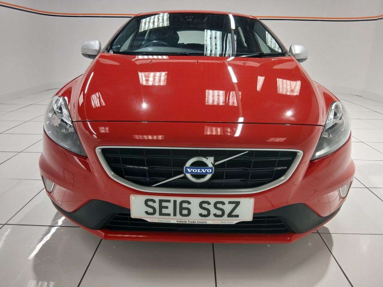 A 2016 VOLVO V40 2.0 D2 R-Design Hatchback 5dr Diesel Manual Euro 6 (s/s) (120 ps) A 2016 VOLVO V40 2.0 D2 R-Design Hatchback 5dr Diesel Manual Euro 6 (s/s) (120 ps)
