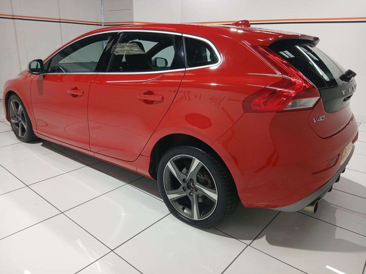 A 2016 VOLVO V40 2.0 D2 R-Design Hatchback 5dr Diesel Manual Euro 6 (s/s) (120 ps) A 2016 VOLVO V40 2.0 D2 R-Design Hatchback 5dr Diesel Manual Euro 6 (s/s) (120 ps)