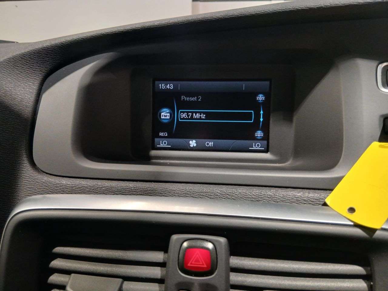2016 VOLVO V40 2016 VOLVO V40