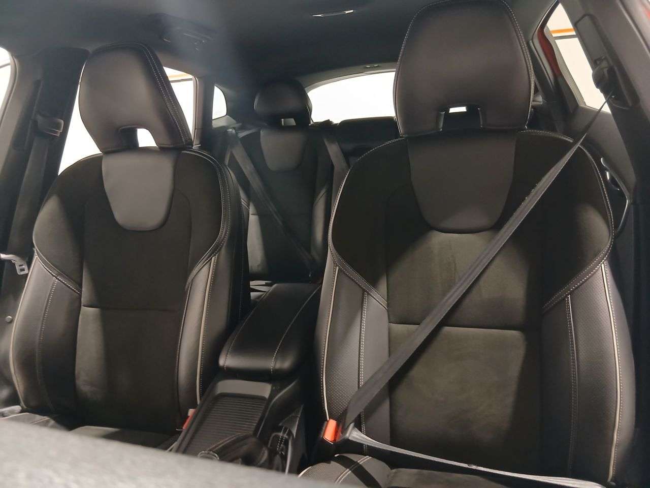 2016 VOLVO V40 2016 VOLVO V40
