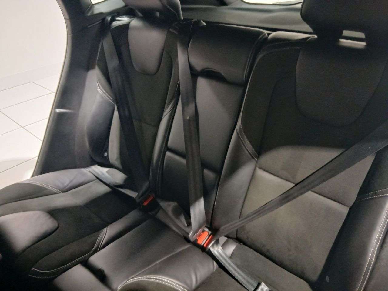2016 VOLVO V40 2016 VOLVO V40