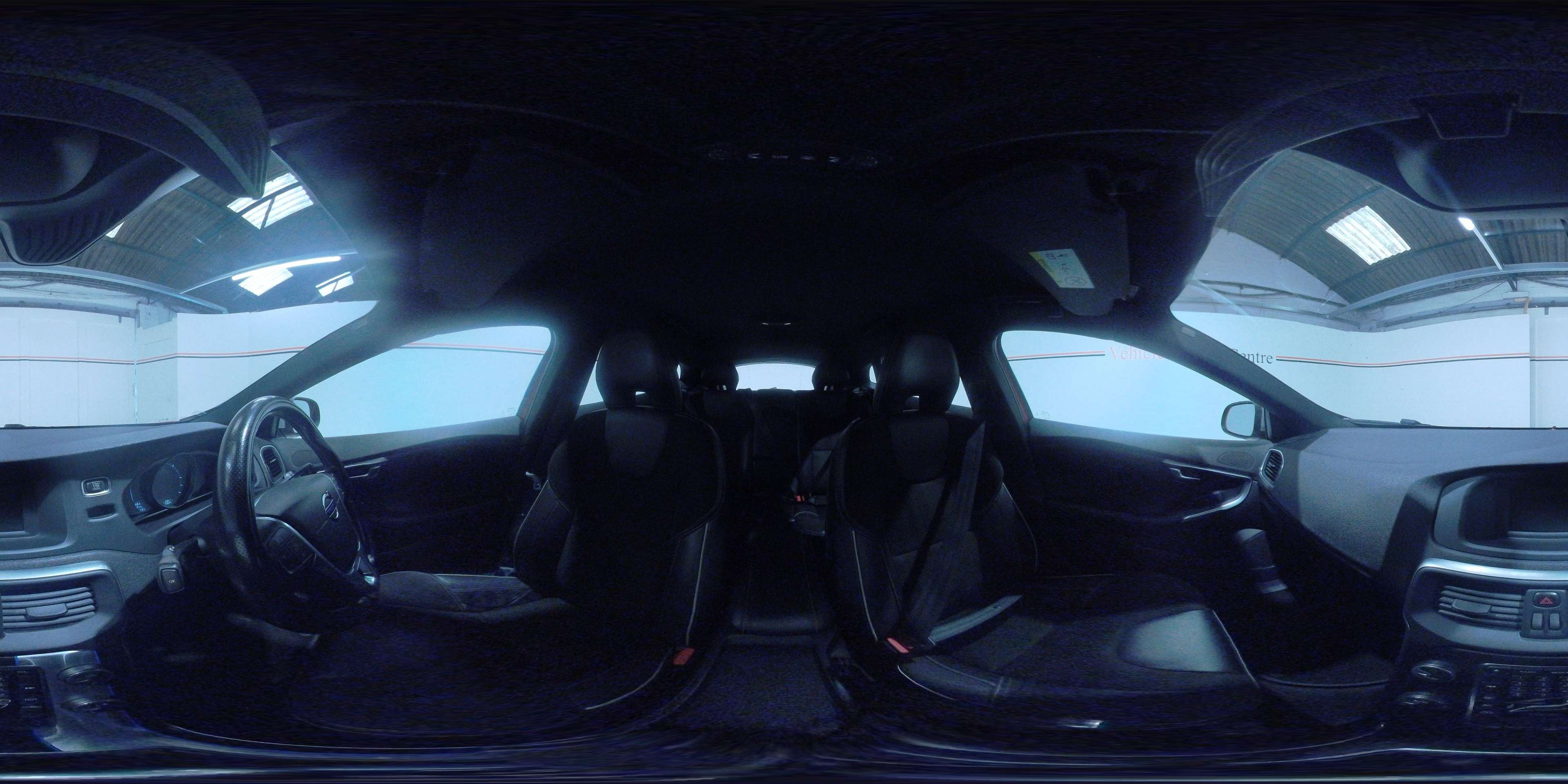 2016 VOLVO V40 2016 VOLVO V40