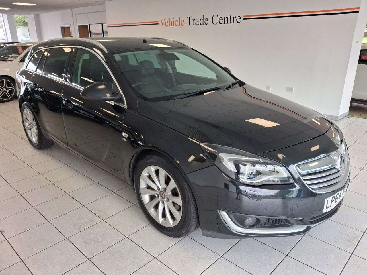 A 2015 VAUXHALL INSIGNIA 2.0 CDTi Elite Nav Sports Tourer 5dr Diesel Auto Euro 5 (163 ps) A 2015 VAUXHALL INSIGNIA 2.0 CDTi Elite Nav Sports Tourer 5dr Diesel Auto Euro 5 (163 ps)