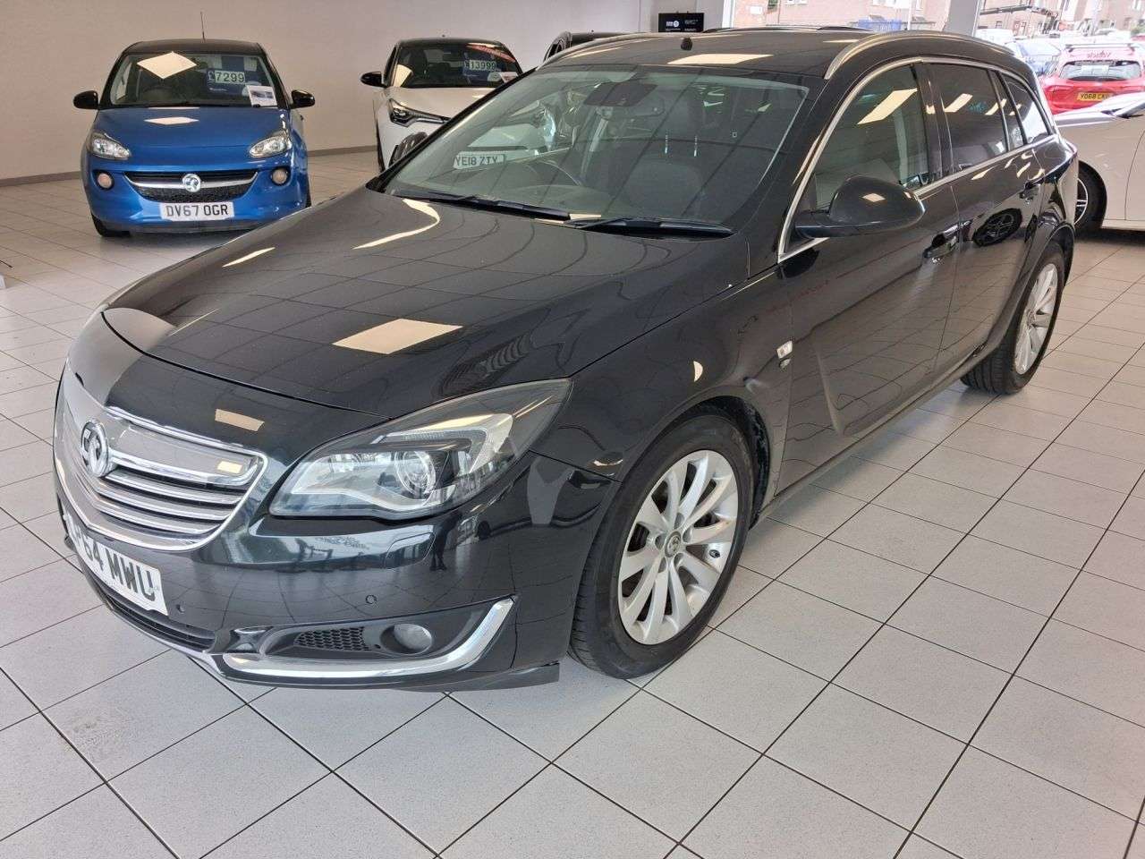 A 2015 VAUXHALL INSIGNIA 2.0 CDTi Elite Nav Sports Tourer 5dr Diesel Auto Euro 5 (163 ps) A 2015 VAUXHALL INSIGNIA 2.0 CDTi Elite Nav Sports Tourer 5dr Diesel Auto Euro 5 (163 ps)