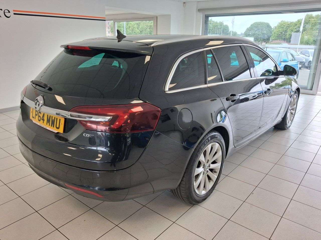A 2015 VAUXHALL INSIGNIA 2.0 CDTi Elite Nav Sports Tourer 5dr Diesel Auto Euro 5 (163 ps) A 2015 VAUXHALL INSIGNIA 2.0 CDTi Elite Nav Sports Tourer 5dr Diesel Auto Euro 5 (163 ps)
