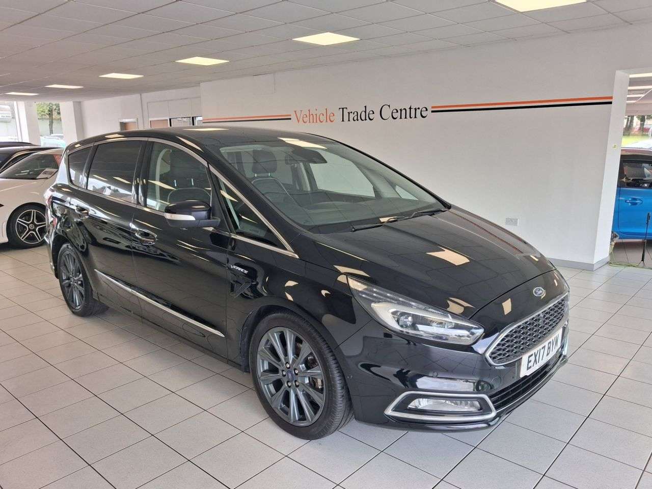 A 2017 FORD S-MAX 2.0 TDCi Vignale MPV 5dr Diesel Powershift Euro 6 (s/s) (180 ps) A 2017 FORD S-MAX 2.0 TDCi Vignale MPV 5dr Diesel Powershift Euro 6 (s/s) (180 ps)