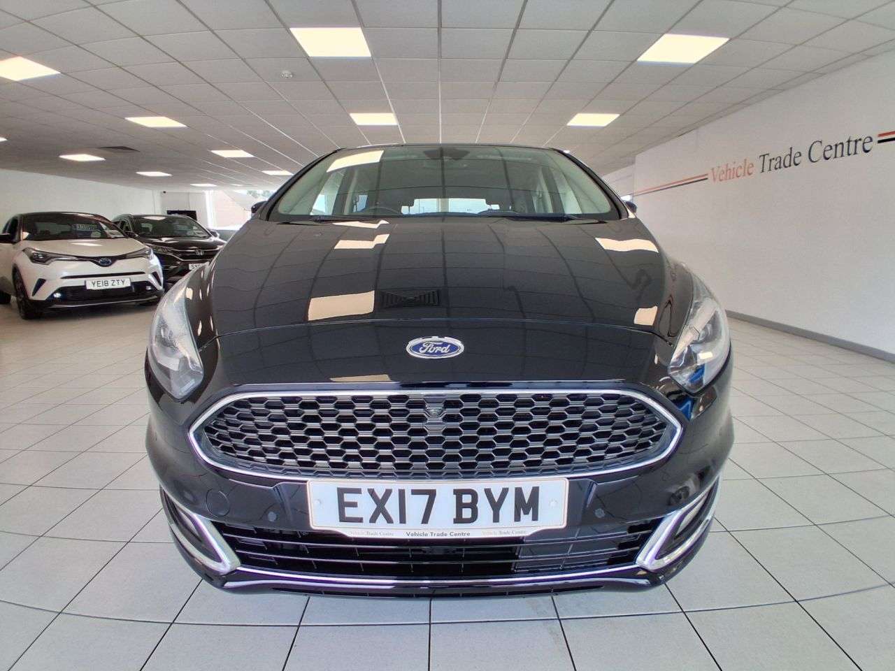 A 2017 FORD S-MAX 2.0 TDCi Vignale MPV 5dr Diesel Powershift Euro 6 (s/s) (180 ps) A 2017 FORD S-MAX 2.0 TDCi Vignale MPV 5dr Diesel Powershift Euro 6 (s/s) (180 ps)