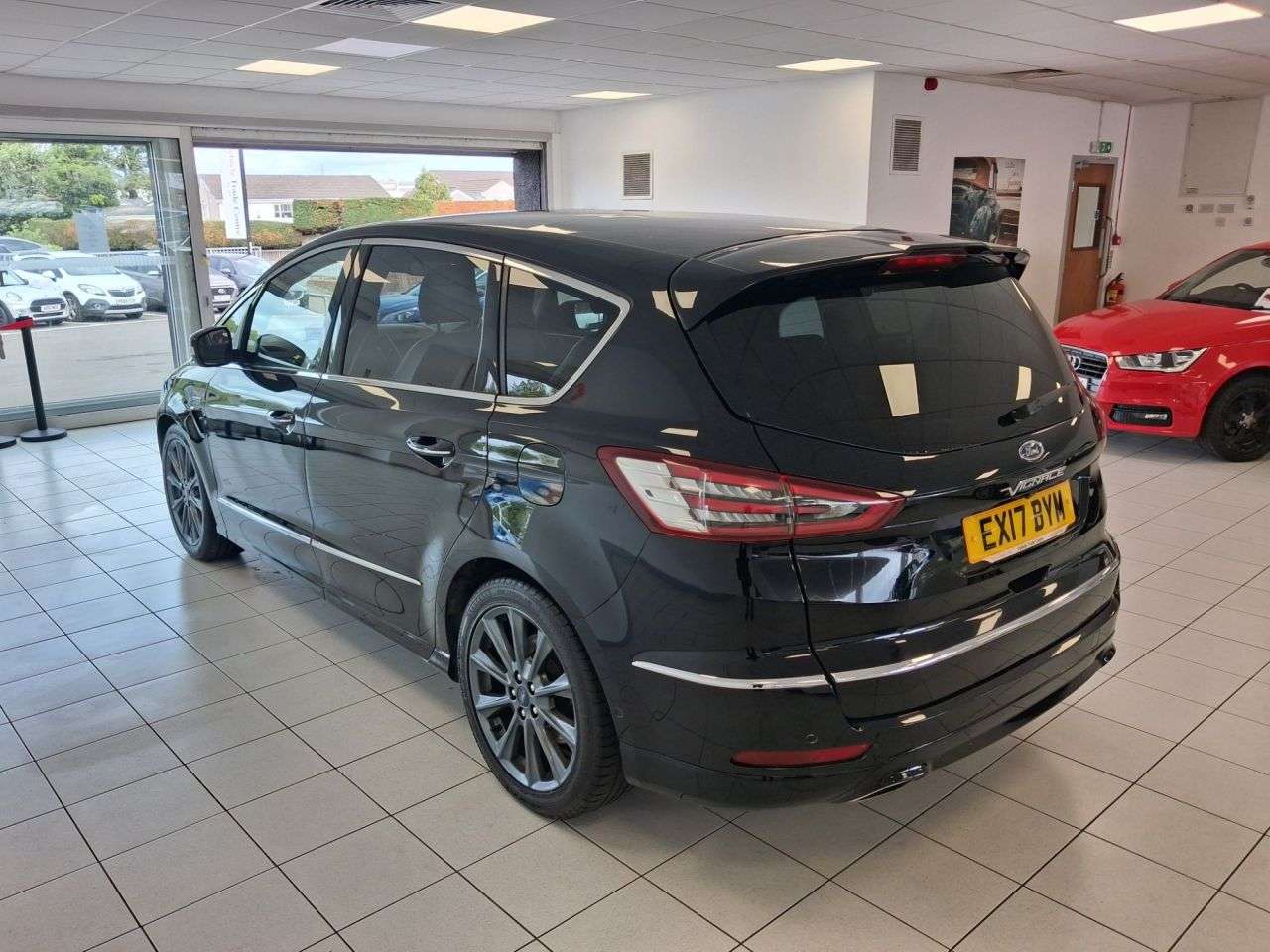 A 2017 FORD S-MAX 2.0 TDCi Vignale MPV 5dr Diesel Powershift Euro 6 (s/s) (180 ps) A 2017 FORD S-MAX 2.0 TDCi Vignale MPV 5dr Diesel Powershift Euro 6 (s/s) (180 ps)