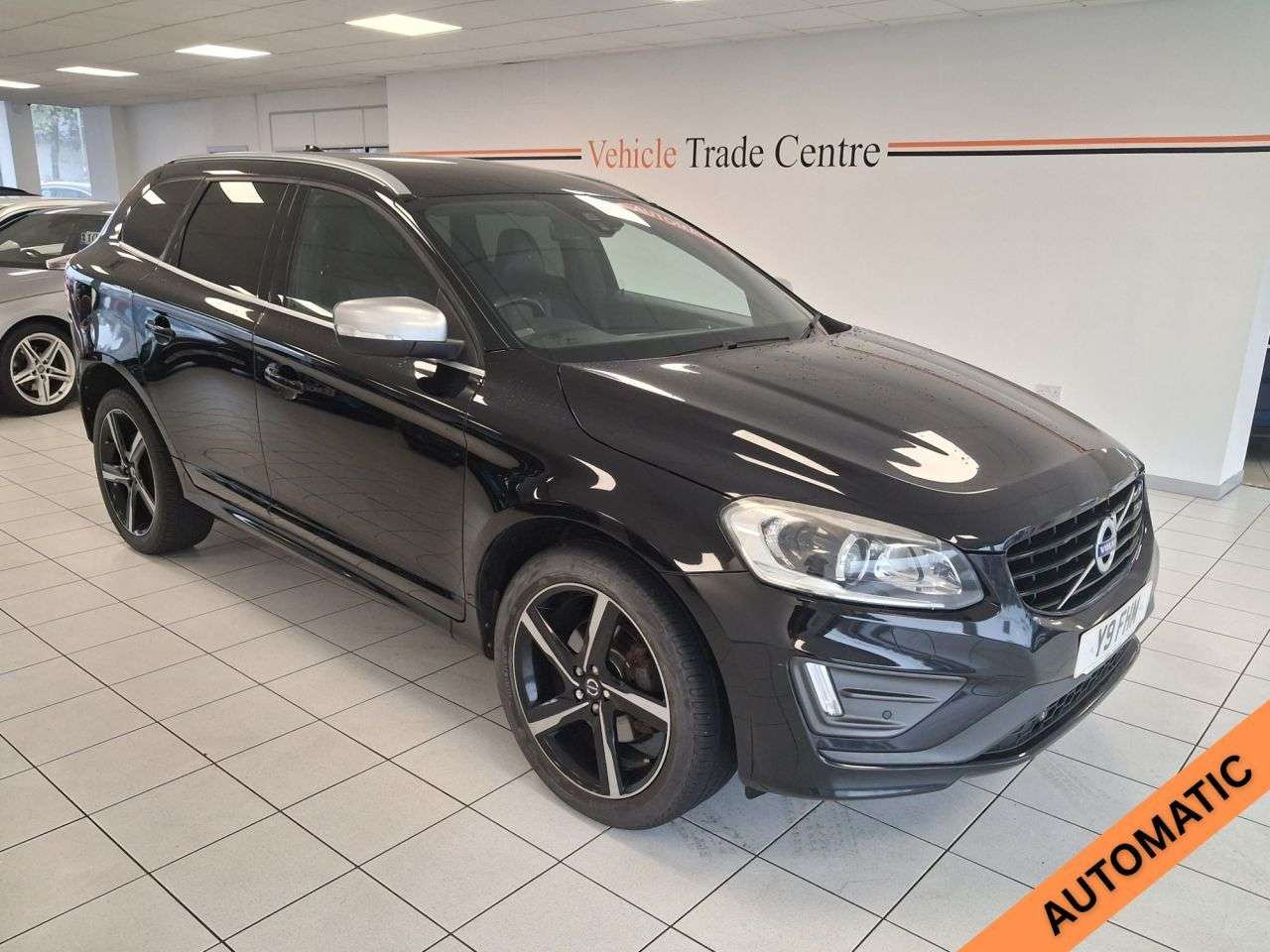 A 2015 VOLVO XC60 2.4 D5 R-Design Lux Nav SUV 5dr Diesel Auto AWD Euro 6 (s/s) (220 ps) A 2015 VOLVO XC60 2.4 D5 R-Design Lux Nav SUV 5dr Diesel Auto AWD Euro 6 (s/s) (220 ps)