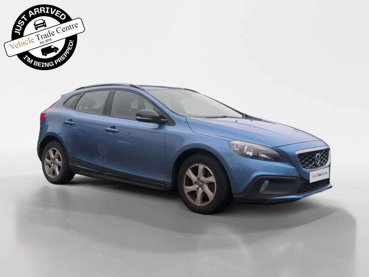 A 2014 VOLVO V40 CROSS COUNTRY 2.0 D3 SE Hatchback 5dr Diesel Manual Euro 5 (s/s) (150 ps) A 2014 VOLVO V40 CROSS COUNTRY 2.0 D3 SE Hatchback 5dr Diesel Manual Euro 5 (s/s) (150 ps)