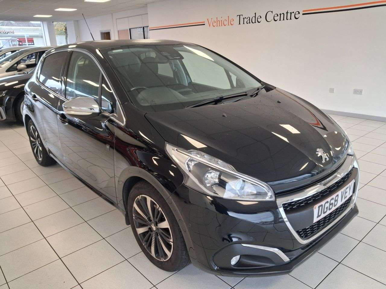 A 2018 PEUGEOT 208 1.2 PureTech Tech Edition Hatchback 5dr Petrol Manual Euro 6 (s/s) (82 ps) A 2018 PEUGEOT 208 1.2 PureTech Tech Edition Hatchback 5dr Petrol Manual Euro 6 (s/s) (82 ps)