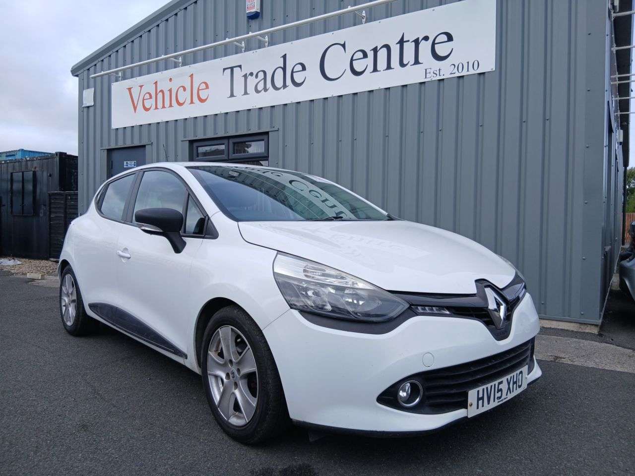 A 2015 RENAULT CLIO 1.5 dCi Expression + Hatchback 5dr Diesel Manual Euro 5 (s/s) (90 ps) A 2015 RENAULT CLIO 1.5 dCi Expression + Hatchback 5dr Diesel Manual Euro 5 (s/s) (90 ps)