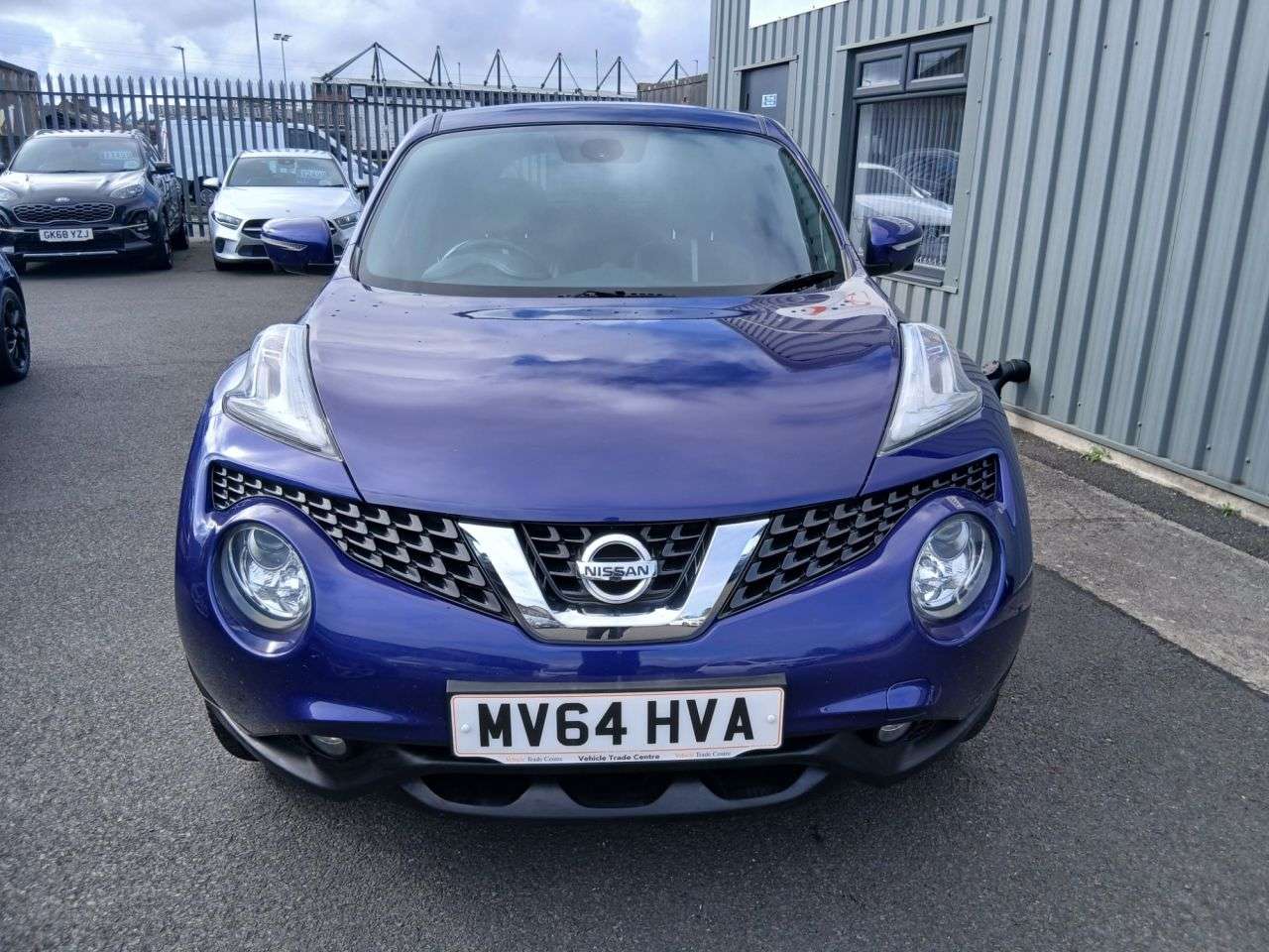 A 2014 NISSAN JUKE 1.2 DIG-T Tekna SUV 5dr Petrol Manual Euro 5 (s/s) Euro 5 (115 ps) A 2014 NISSAN JUKE 1.2 DIG-T Tekna SUV 5dr Petrol Manual Euro 5 (s/s) Euro 5 (115 ps)