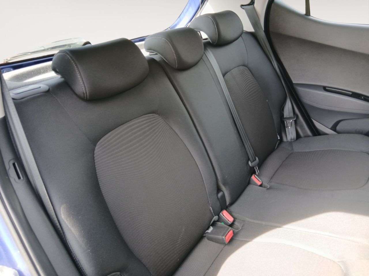 A 2019 HYUNDAI I10 1.0 SE Hatchback 5dr Petrol Manual Euro 6 (67 ps) A 2019 HYUNDAI I10 1.0 SE Hatchback 5dr Petrol Manual Euro 6 (67 ps)