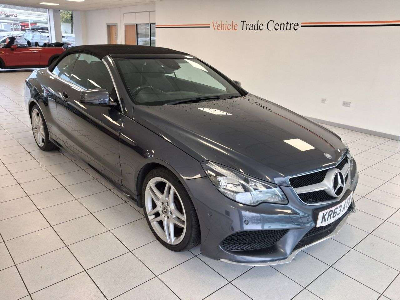 A 2013 MERCEDES-BENZ E CLASS 2.1 E250 CDI AMG Sport Cabriolet 2dr Diesel G-Tronic+ Euro 5 (s/s) (204 ps) A 2013 MERCEDES-BENZ E CLASS 2.1 E250 CDI AMG Sport Cabriolet 2dr Diesel G-Tronic+ Euro 5 (s/s) (204 ps)