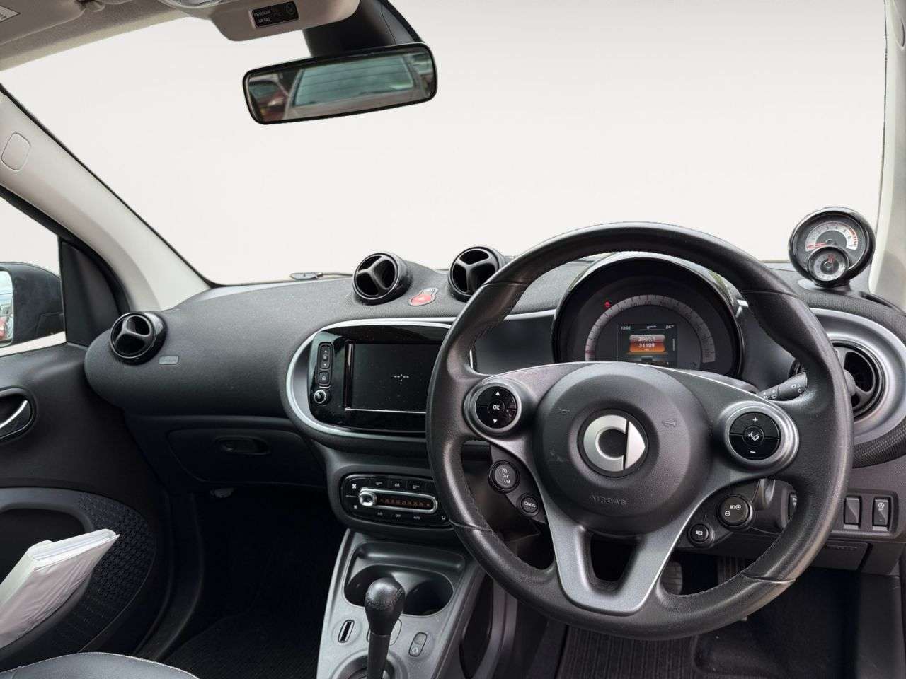 A 2017 SMART FORTWO 1.0 Prime (Premium) Coupe 2dr Petrol Twinamic Euro 6 (s/s) (71 ps) A 2017 SMART FORTWO 1.0 Prime (Premium) Coupe 2dr Petrol Twinamic Euro 6 (s/s) (71 ps)