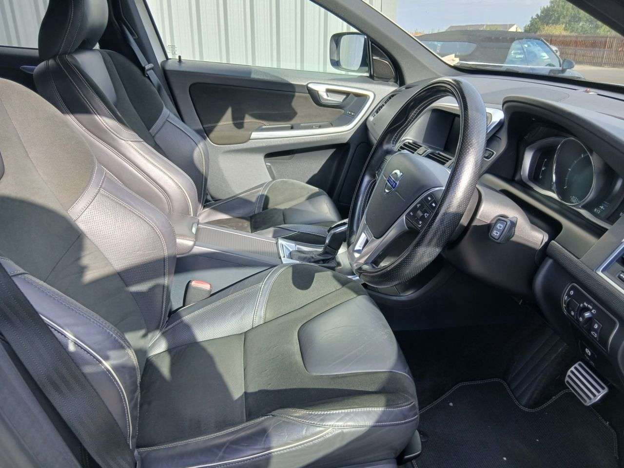 2015 VOLVO XC60 2015 VOLVO XC60