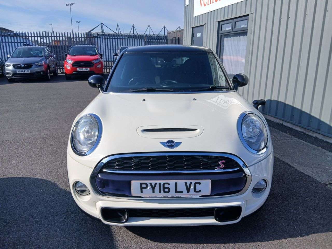 A 2016 MINI HATCH 2.0 Cooper S Hatchback 5dr Petrol Manual Euro 6 (s/s) (192 ps) A 2016 MINI HATCH 2.0 Cooper S Hatchback 5dr Petrol Manual Euro 6 (s/s) (192 ps)