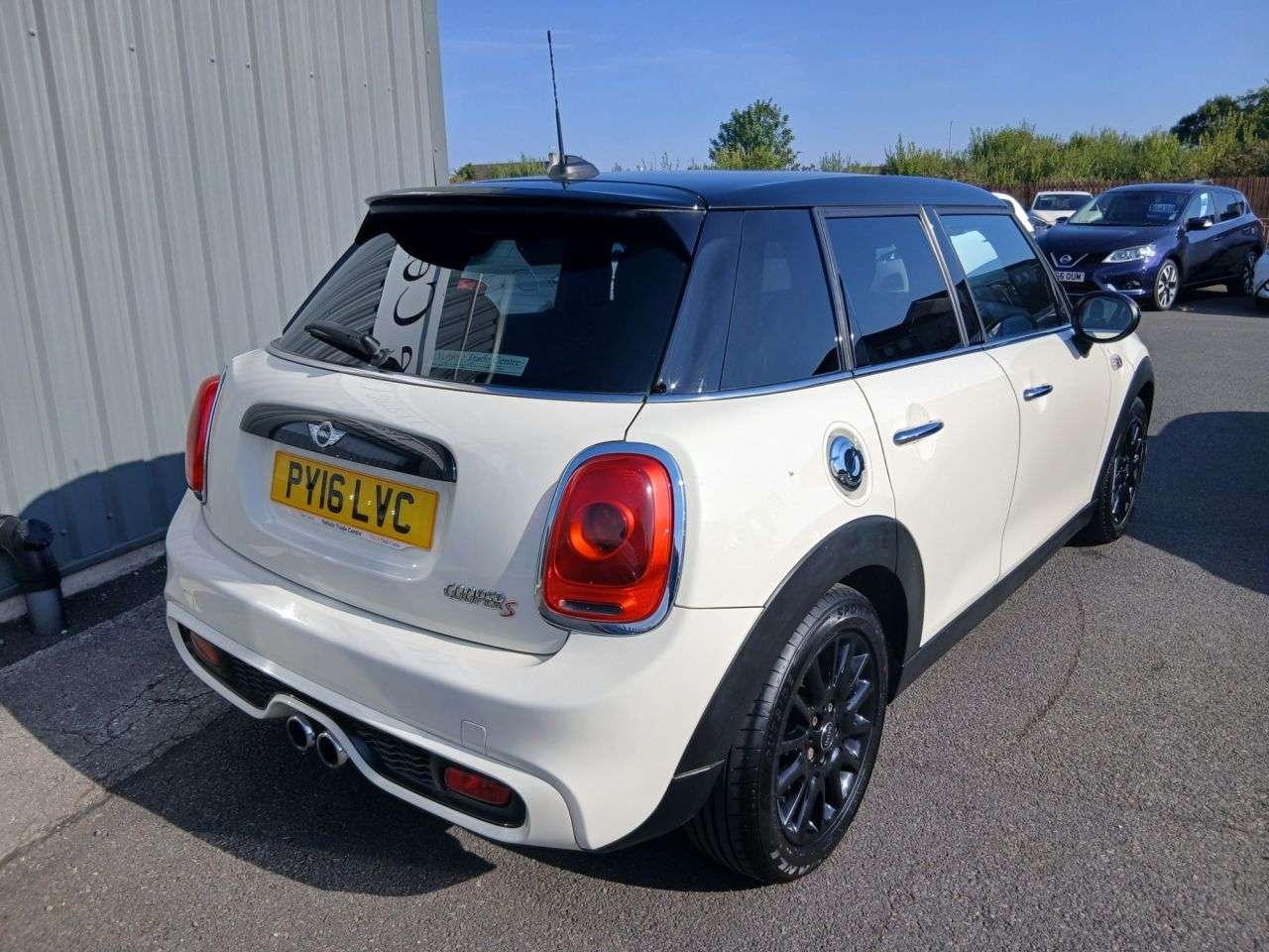 A 2016 MINI HATCH 2.0 Cooper S Hatchback 5dr Petrol Manual Euro 6 (s/s) (192 ps) A 2016 MINI HATCH 2.0 Cooper S Hatchback 5dr Petrol Manual Euro 6 (s/s) (192 ps)