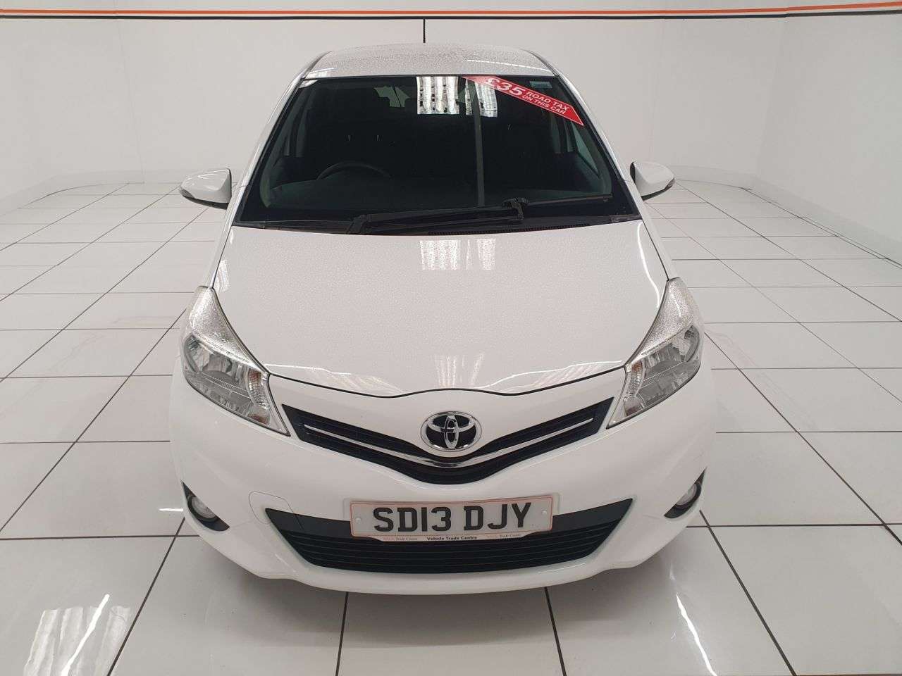 A 2013 TOYOTA YARIS 1.0 VVT-i Edition Hatchback 5dr Petrol Manual Euro 5 (69 ps) A 2013 TOYOTA YARIS 1.0 VVT-i Edition Hatchback 5dr Petrol Manual Euro 5 (69 ps)