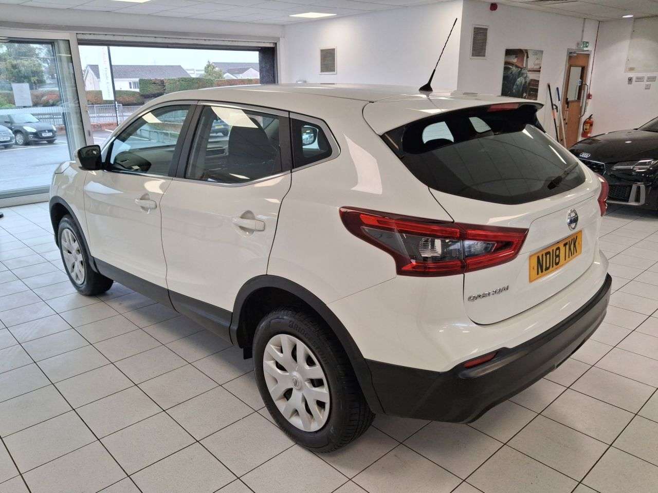 A 2018 NISSAN QASHQAI 1.2 DIG-T Visia SUV 5dr Petrol Manual Euro 6 (s/s) (115 ps) A 2018 NISSAN QASHQAI 1.2 DIG-T Visia SUV 5dr Petrol Manual Euro 6 (s/s) (115 ps)