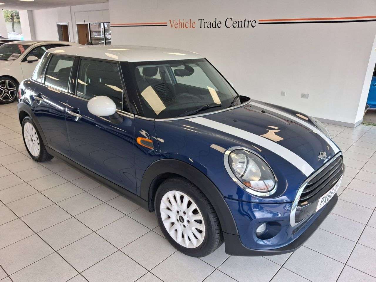 A 2016 MINI HATCH 1.5 Cooper Hatchback 5dr Petrol Auto Euro 6 (s/s) (136 ps) A 2016 MINI HATCH 1.5 Cooper Hatchback 5dr Petrol Auto Euro 6 (s/s) (136 ps)