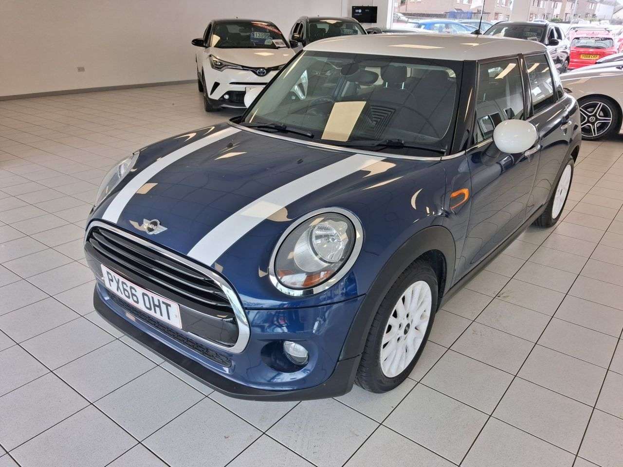 A 2016 MINI HATCH 1.5 Cooper Hatchback 5dr Petrol Auto Euro 6 (s/s) (136 ps) A 2016 MINI HATCH 1.5 Cooper Hatchback 5dr Petrol Auto Euro 6 (s/s) (136 ps)