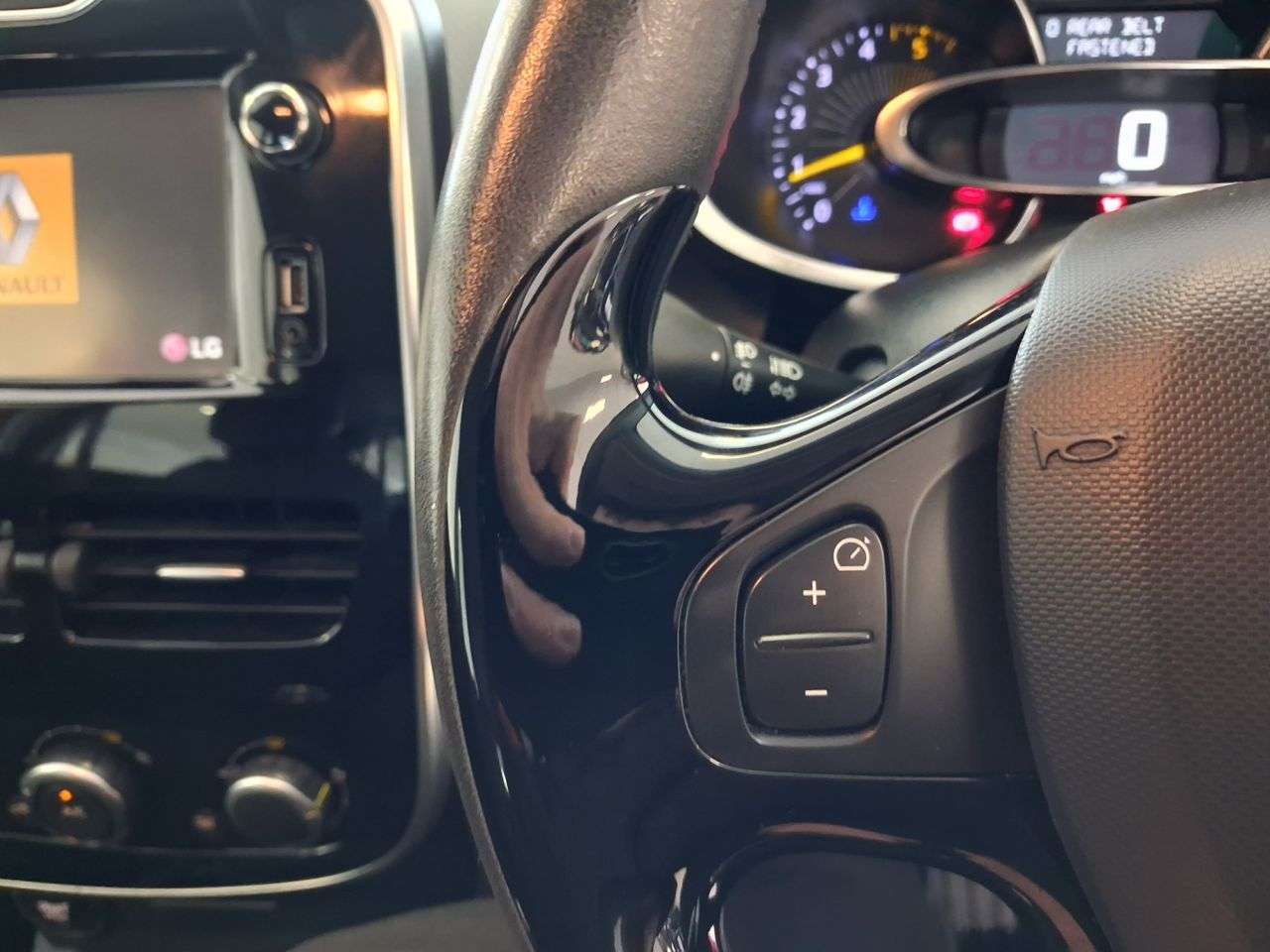 2015 RENAULT CLIO 2015 RENAULT CLIO