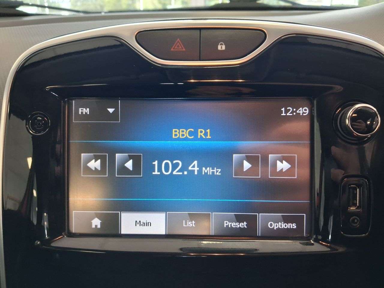 2015 RENAULT CLIO 2015 RENAULT CLIO