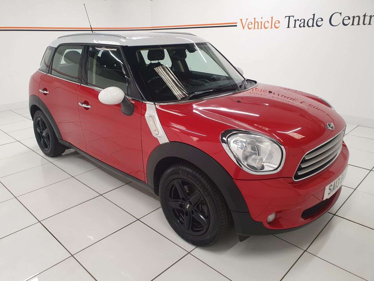 A 2013 MINI COUNTRYMAN 1.6 Cooper D SUV 5dr Diesel Manual Euro 5 (s/s) (112 ps) A 2013 MINI COUNTRYMAN 1.6 Cooper D SUV 5dr Diesel Manual Euro 5 (s/s) (112 ps)