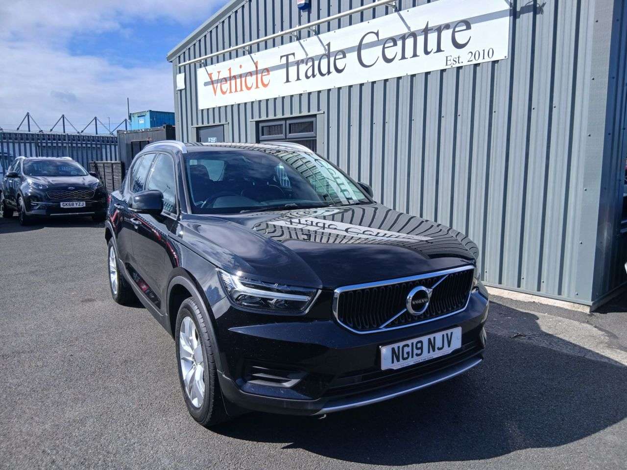 A 2019 VOLVO XC40 1.5 T3 Momentum SUV 5dr Petrol Manual Euro 6 (s/s) (163 ps) A 2019 VOLVO XC40 1.5 T3 Momentum SUV 5dr Petrol Manual Euro 6 (s/s) (163 ps)