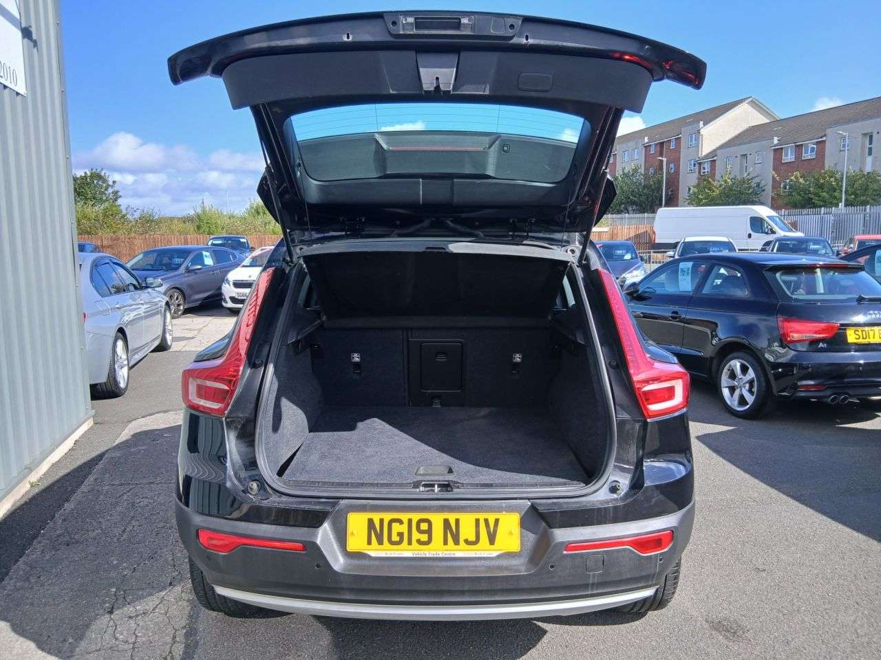 2019 VOLVO XC40 2019 VOLVO XC40