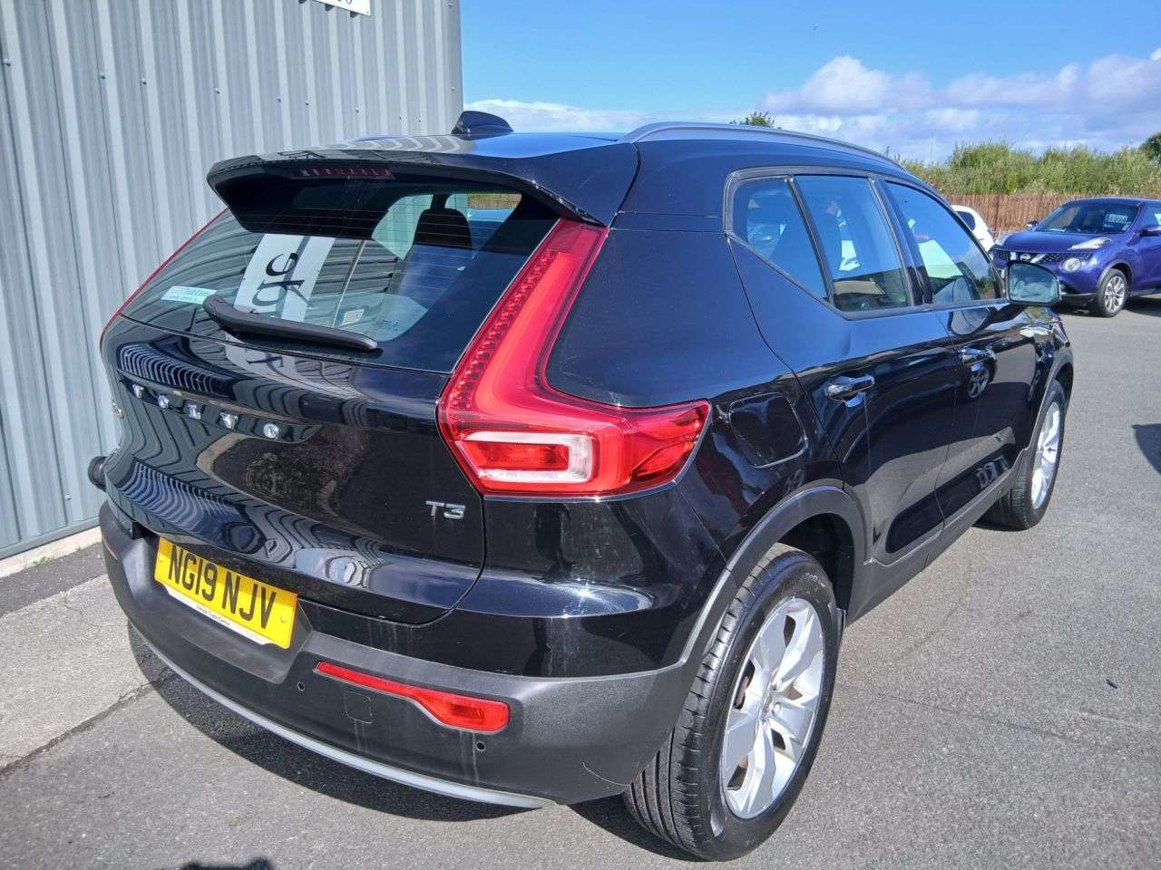 2019 VOLVO XC40 2019 VOLVO XC40