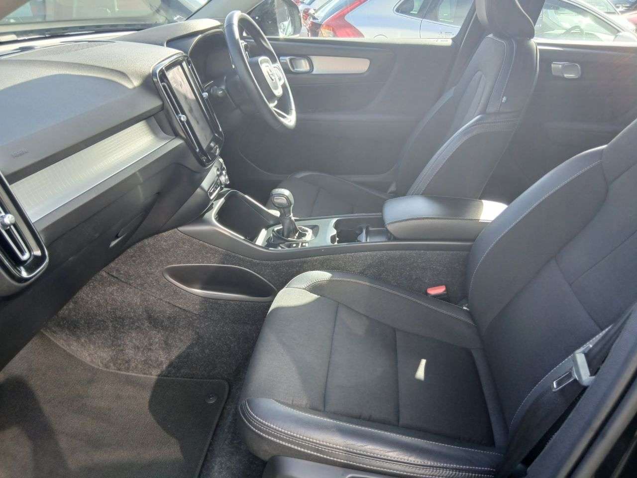 2019 VOLVO XC40 2019 VOLVO XC40