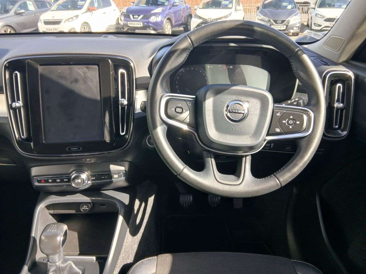 2019 VOLVO XC40 2019 VOLVO XC40