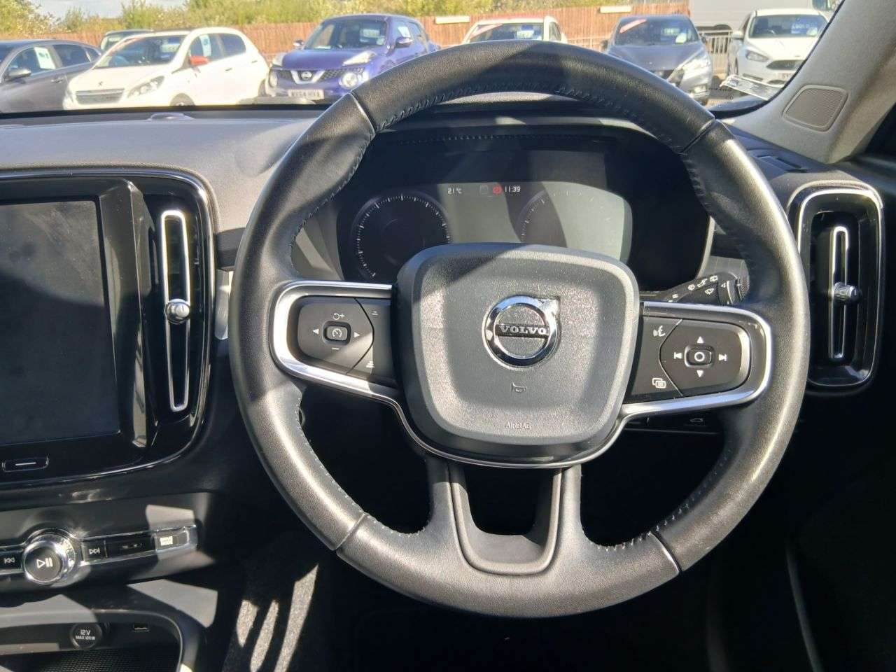 2019 VOLVO XC40 2019 VOLVO XC40