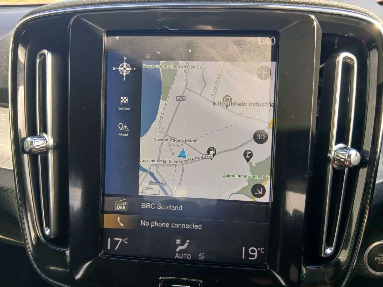 2019 VOLVO XC40 2019 VOLVO XC40