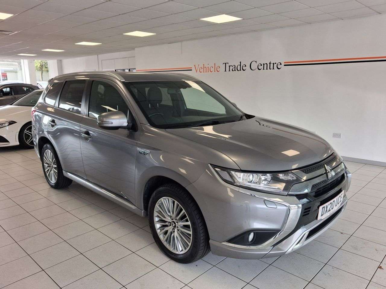 A 2020 MITSUBISHI OUTLANDER 2.4h TwinMotor 13.8kWh Dynamic SUV 5dr Petrol Plug-in Hybrid CVT 4WD Euro 6 A 2020 MITSUBISHI OUTLANDER 2.4h TwinMotor 13.8kWh Dynamic SUV 5dr Petrol Plug-in Hybrid CVT 4WD Euro 6
