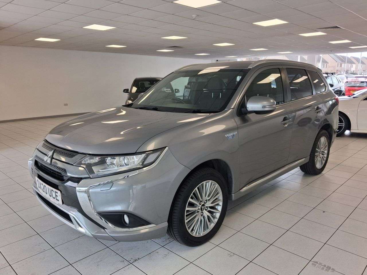 A 2020 MITSUBISHI OUTLANDER 2.4h TwinMotor 13.8kWh Dynamic SUV 5dr Petrol Plug-in Hybrid CVT 4WD Euro 6 A 2020 MITSUBISHI OUTLANDER 2.4h TwinMotor 13.8kWh Dynamic SUV 5dr Petrol Plug-in Hybrid CVT 4WD Euro 6