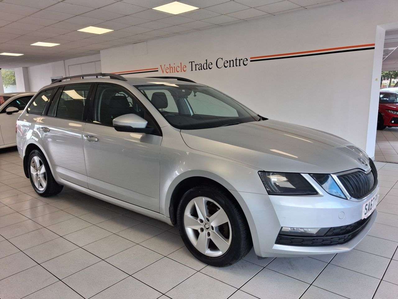 A 2017 SKODA OCTAVIA 1.6 TDI SE Estate 5dr Diesel DSG Euro 6 (s/s) (115 ps) A 2017 SKODA OCTAVIA 1.6 TDI SE Estate 5dr Diesel DSG Euro 6 (s/s) (115 ps)