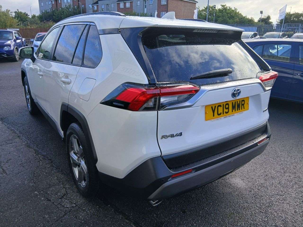 A 2019 TOYOTA RAV4 2.5 VVT-h Design SUV 5dr Petrol Hybrid CVT Euro 6 (s/s) (218 ps) A 2019 TOYOTA RAV4 2.5 VVT-h Design SUV 5dr Petrol Hybrid CVT Euro 6 (s/s) (218 ps)