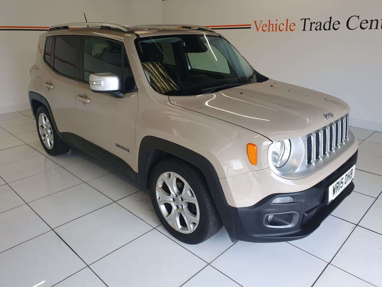 A 2015 JEEP RENEGADE 1.6 MultiJetII Limited SUV 5dr Diesel Manual Euro 5 (s/s) (120 ps) A 2015 JEEP RENEGADE 1.6 MultiJetII Limited SUV 5dr Diesel Manual Euro 5 (s/s) (120 ps)