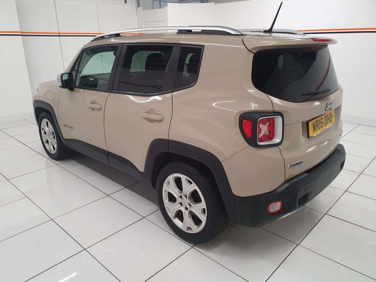 A 2015 JEEP RENEGADE 1.6 MultiJetII Limited SUV 5dr Diesel Manual Euro 5 (s/s) (120 ps) A 2015 JEEP RENEGADE 1.6 MultiJetII Limited SUV 5dr Diesel Manual Euro 5 (s/s) (120 ps)