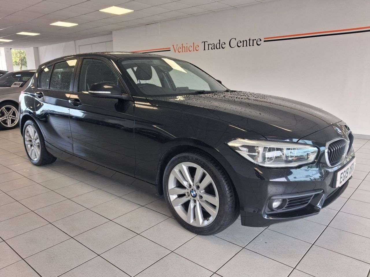 A 2019 BMW 1 SERIES 1.5 118i SE Business Hatchback 5dr Petrol Manual Euro 6 (s/s) (136 ps) A 2019 BMW 1 SERIES 1.5 118i SE Business Hatchback 5dr Petrol Manual Euro 6 (s/s) (136 ps)